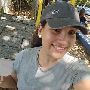 Meet your Posher, Claudia